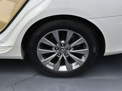 Used 2017 Toyota Camry XLE image 29