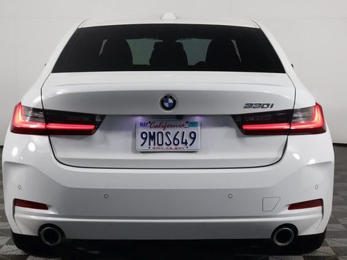 Used 2024 BMW 330i Sedan w/ Convenience Package RWD image 5
