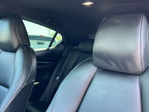 Used 2022 MAZDA MAZDA3 s FWD image 11