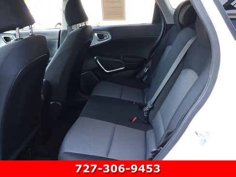 Used 2023 Kia Soul LX w/ LX Technology Package image 16