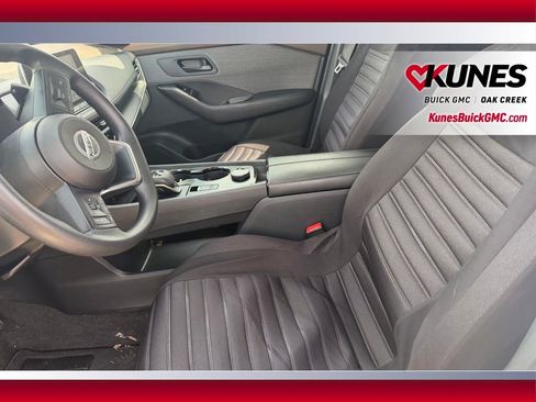 Used 2023 Nissan Rogue S image 6