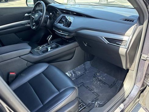 Used 2022 Cadillac XT4 Premium Luxury w/ Enhanced Visibility Package image 14