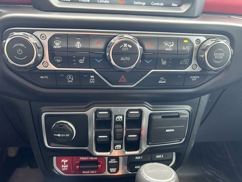 Used 2022 Jeep Gladiator Rubicon w/ LED Lighting Group image 18