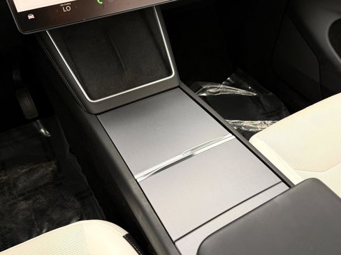 Used 2026 Tesla Model Y 2WD image 79