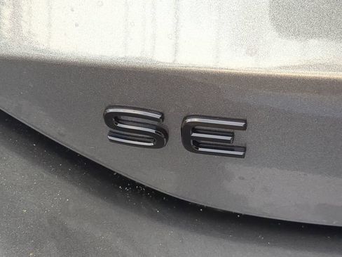 New 2025 Volkswagen Tiguan SE R-Line FWD image 11