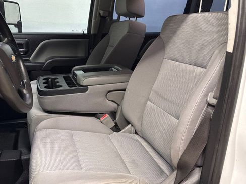 Used 2019 Chevrolet Silverado 2500 W/T AWD/4WD image 30