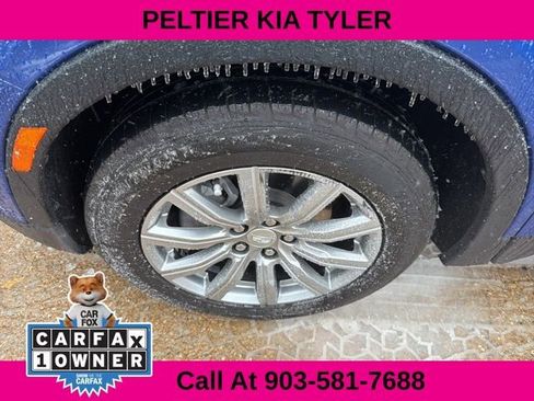 Used 2023 Cadillac XT4 Premium Luxury image 5