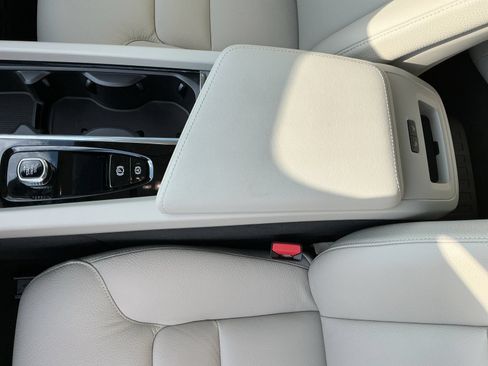 New 2026 Volvo V60 B5 Cross Country Plus w/ Protection Package Premier AWD/4WD image 11
