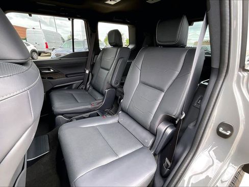 Used 2025 Lexus GX 550 image 21