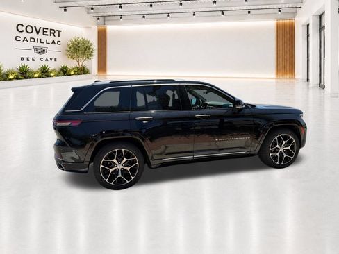 Used 2023 Jeep Grand Cherokee Summit AWD/4WD image 14