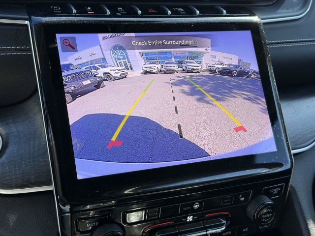 Used 2023 Jeep Grand Cherokee Limited w/ Black Appearance Package AWD/4WD image 22