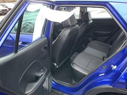 Used 2023 Hyundai Venue Limited image 19