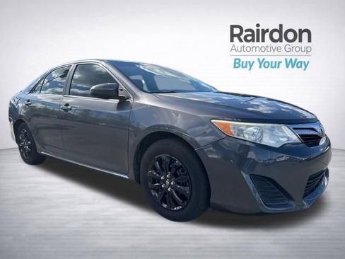 Used 2013 Toyota Camry LE image 1