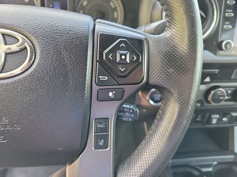 Used 2022 Toyota Tacoma TRD Off-Road w/ Technology Package AWD/4WD image 24