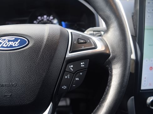 Used 2023 Ford Edge SEL w/ Convenience Package image 5