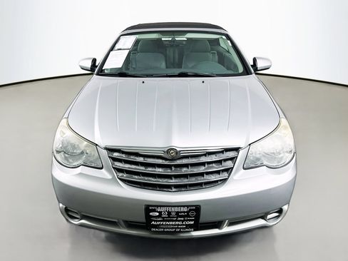 Used 2008 Chrysler Sebring Touring FWD image 2