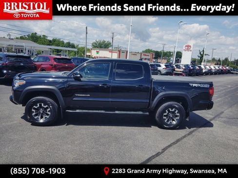Used 2018 Toyota Tacoma TRD Off-Road w/ Technology Package AWD/4WD image 4