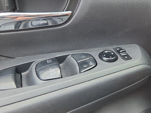 Used 2024 Nissan Kicks SV FWD image 27