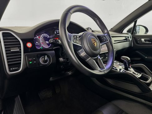 Used 2023 Porsche Cayenne AWD/4WD image 20
