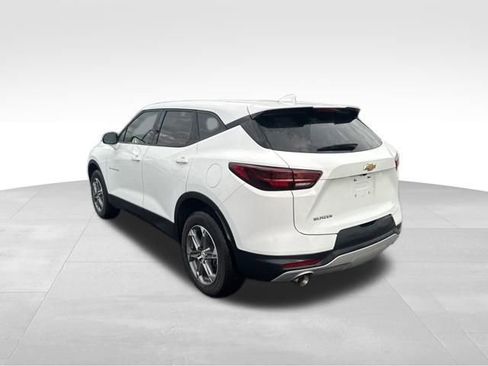Used 2024 Chevrolet Blazer LT image 2