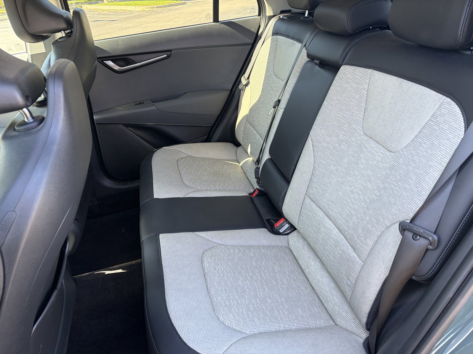 Used 2023 Kia Niro SX Touring FWD image 9