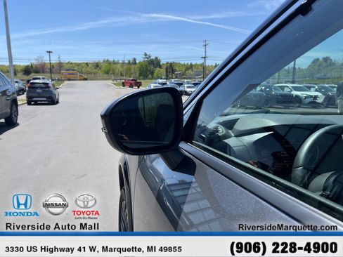 Used 2024 Nissan Rogue Platinum AWD/4WD image 5