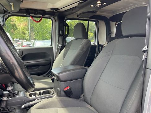 Used 2021 Jeep Gladiator Sport AWD/4WD image 9