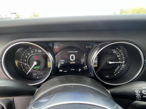 New 2023 Jeep Wrangler Unlimited Rubicon 4xe w/ Cold Weather Group AWD/4WD image 23