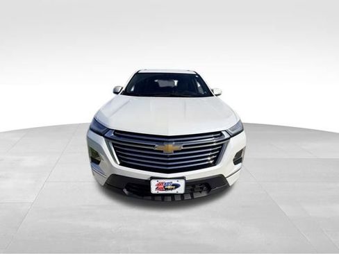 Used 2023 Chevrolet Traverse Premier FWD image 3