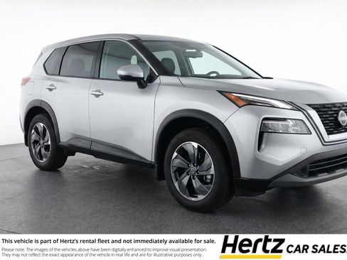Used 2025 Nissan Rogue SV image 1