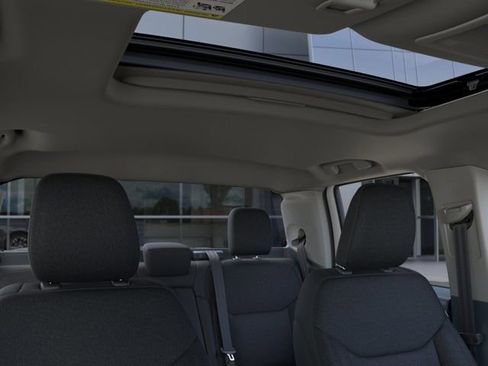 New 2025 Ford Maverick XLT w/ XLT Luxury Package image 12