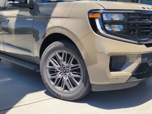 New 2026 Ford Expedition Platinum w/ Stealth Appearance Package AWD/4WD image 2