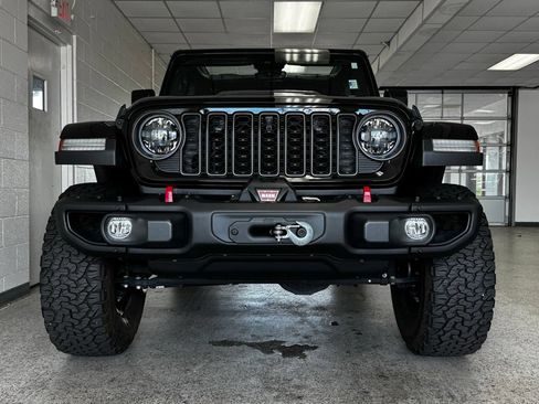 Used 2024 Jeep Wrangler Unlimited Rubicon AWD/4WD image 4