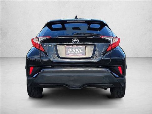 Used 2021 Toyota C-HR LE FWD image 7