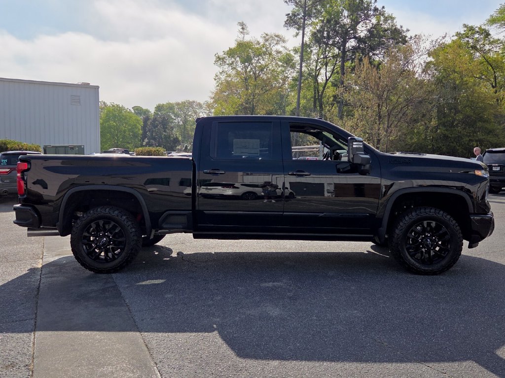 New 2026 Chevrolet Silverado 2500 High Country w/ Midnight Edition AWD/4WD image 11