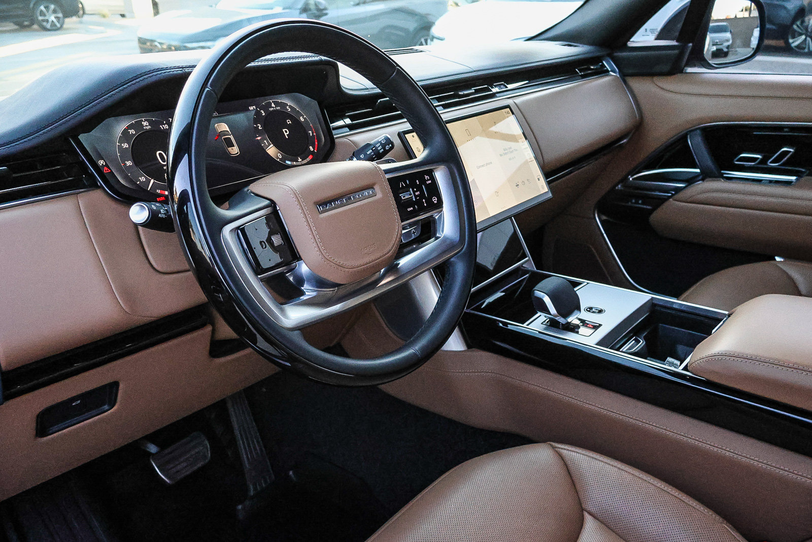 Certified 2025 Land Rover Range Rover SE AWD/4WD image 25