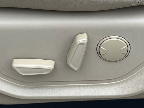 Used 2019 Ford F150 Lariat image 22