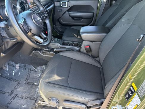 Used 2021 Jeep Wrangler Unlimited Sport image 14
