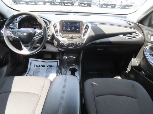 Used 2019 Chevrolet Malibu LT FWD image 25