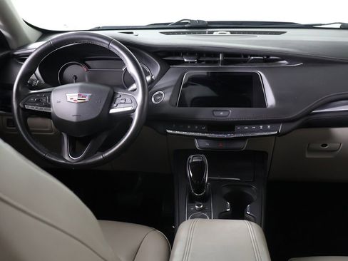 Used 2023 Cadillac XT4 Luxury image 28