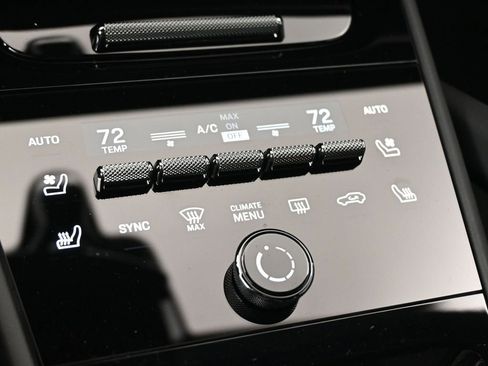 Certified 2026 Porsche Cayenne GTS AWD/4WD image 13