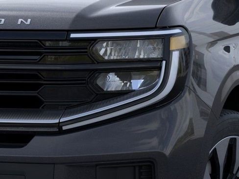 New 2025 Ford Expedition Max Platinum w/ Driver's Package image 18