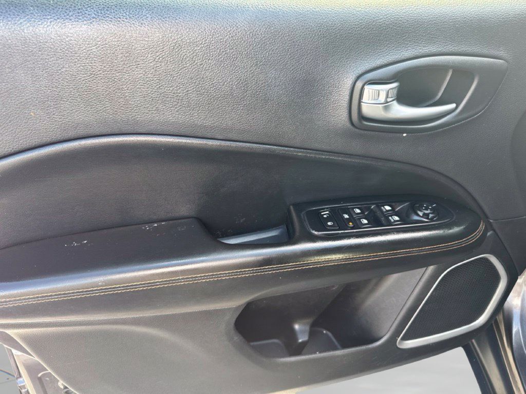 Used 2019 Jeep Compass Limited FWD image 19
