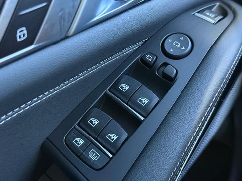 Used 2026 BMW X7 M60i w/ Executive Package image 22