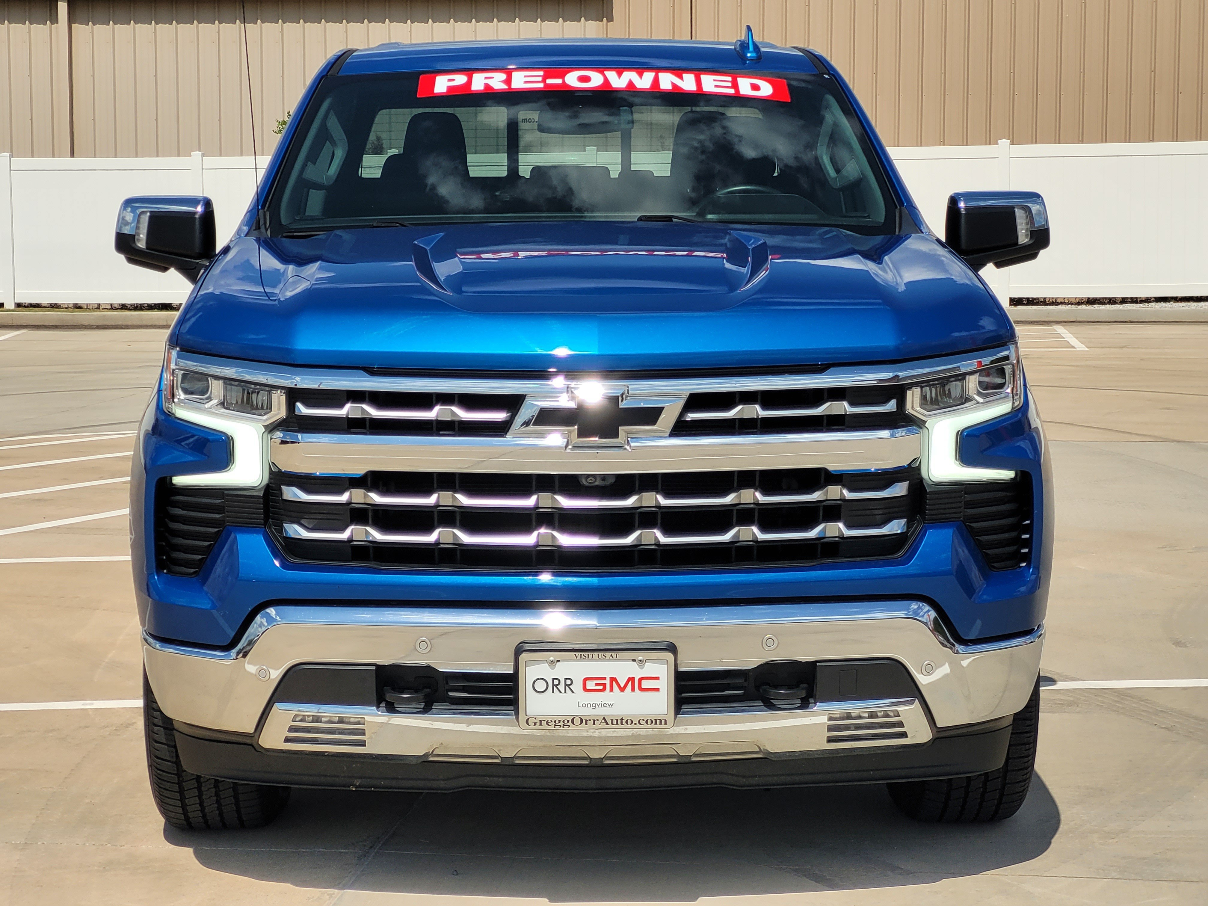 Used 2022 Chevrolet Silverado 1500 LTZ AWD/4WD image 2