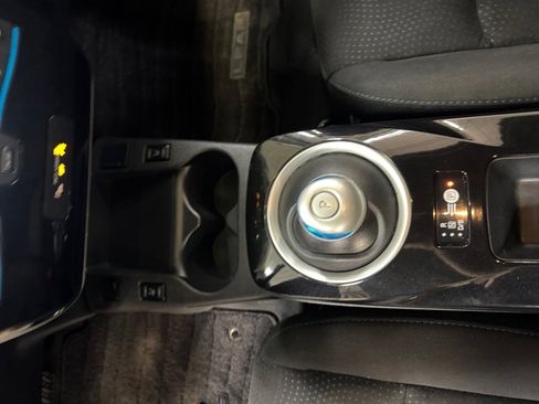 Used 2017 Nissan Leaf SV FWD image 15