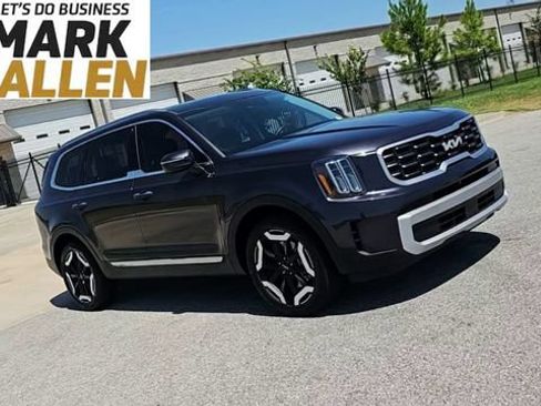 Used 2025 Kia Telluride S FWD image 2