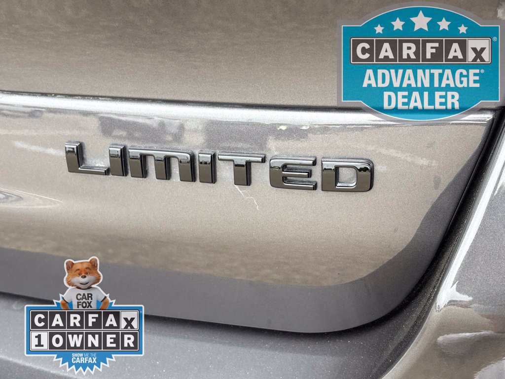 Used 2025 Jeep Grand Cherokee L Limited w/ Black Appearance Package AWD/4WD image 9
