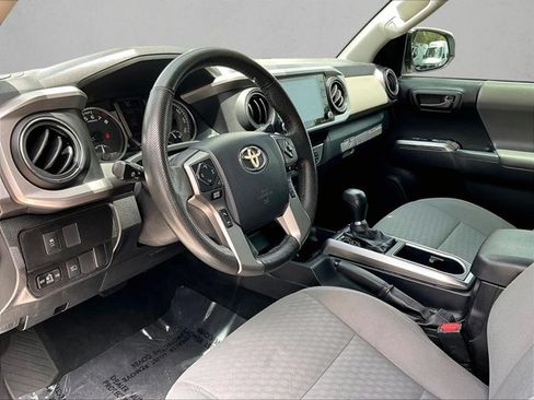 Used 2020 Toyota Tacoma SR5 RWD image 14