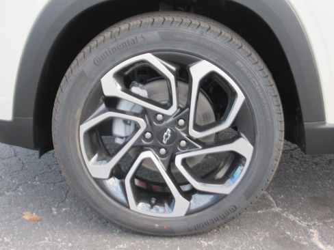 New 2026 Chevrolet Trax RS w/ Driver Confidence Package image 7